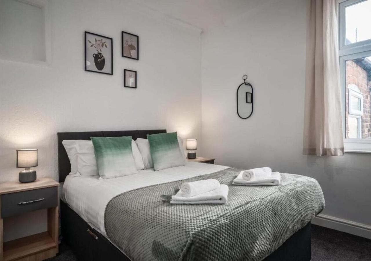 Spacious & Cosy 4 Bedroom House In Appartamento